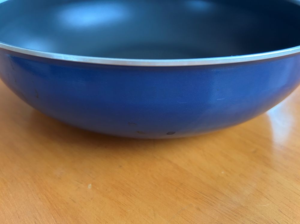 フライパン横の写真
